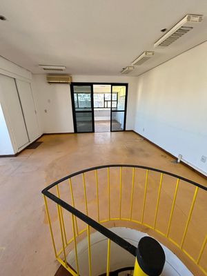 Image 3 - 205621