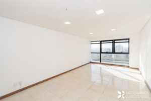 Image 4 - 205645
