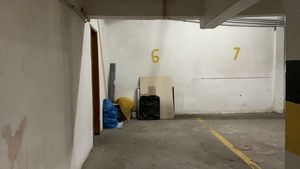 Image 4 - 205698