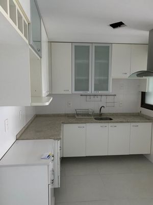 Image 7 - 205699