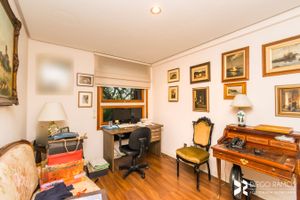 Image 36 - 205790
