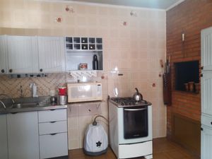 Image 5 - 205799