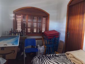 Image 12 - 205799