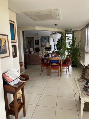 Image 21 - 205821