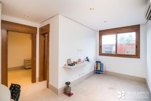 Image 81 - 205823