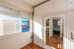 Image 31 - 205833