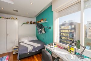 Image 33 - 205833