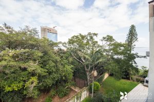 Image 5 - 205903
