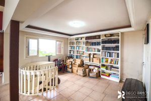 Image 33 - 205903