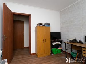 Image 23 - 205921