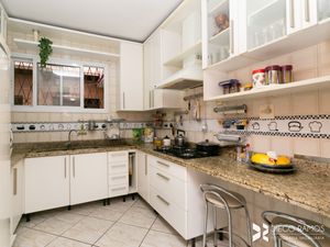 Image 25 - 205921