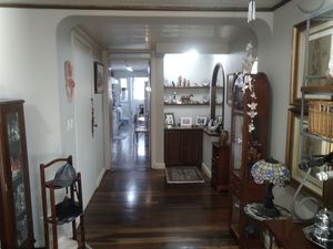 Image 9 - 205973