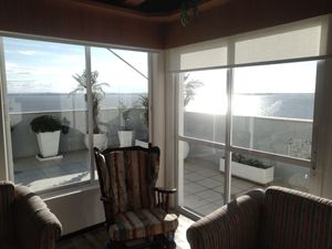 Image 11 - 205973