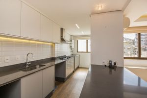 Image 27 - 206084