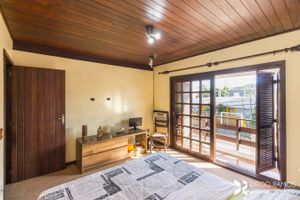 Image 11 - 206165