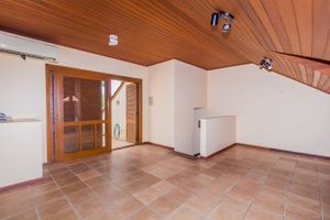 Image 38 - 206179