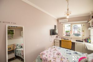 Image 24 - 206268