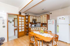 Image 25 - 206400
