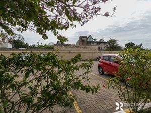 Image 4 - 206401