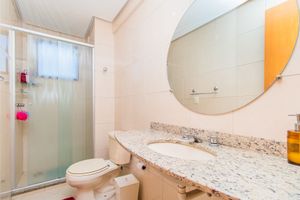 Image 10 - 206411
