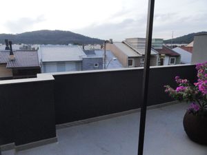 Image 21 - 206555