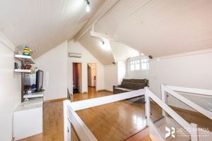 Image 33 - 206581