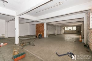 Image 29 - 206657