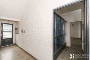 Image 44 - 206657