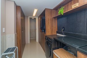 Image 32 - 206718