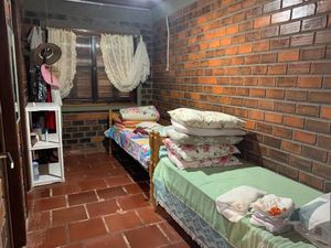 Image 11 - 206750