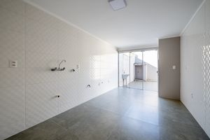 Image 20 - 206852