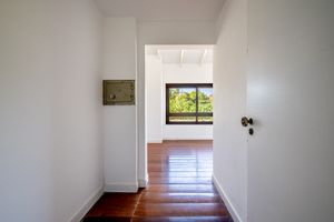 Image 15 - 206852