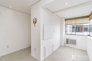 Image 3 - 207112