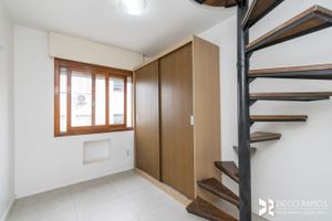 Image 19 - 207112