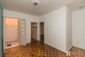 Image 1 - 207182