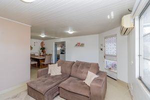 Image 6 - 207396