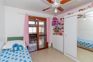 Image 19 - 207396