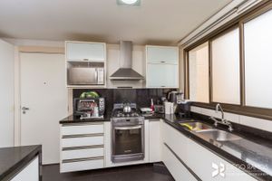 Image 24 - 207420