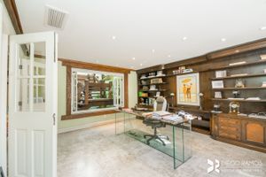 Image 29 - 207464