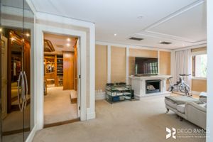 Image 36 - 207464