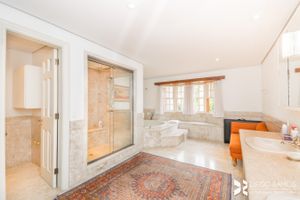 Image 44 - 207464