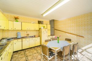 Image 21 - 207560