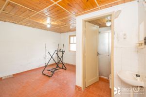 Image 30 - 207560