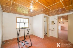 Image 31 - 207560