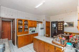 Image 29 - 207610