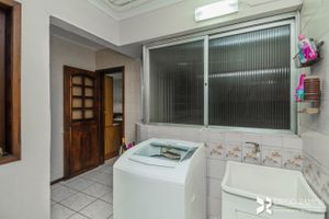 Image 35 - 207610