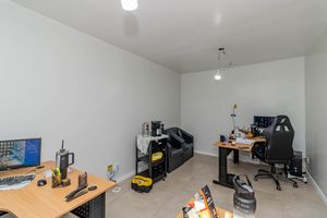 Image 39 - 207750