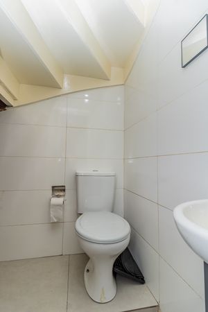 Image 35 - 207750