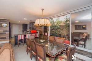 Image 3 - 207820