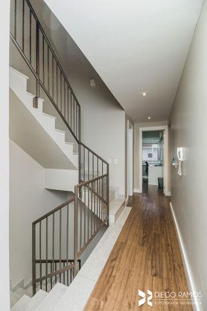 Image 37 - 207820